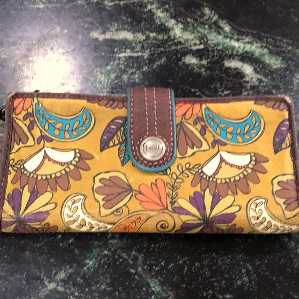 5/$25 Floral Print Leather Fossil Wallet
